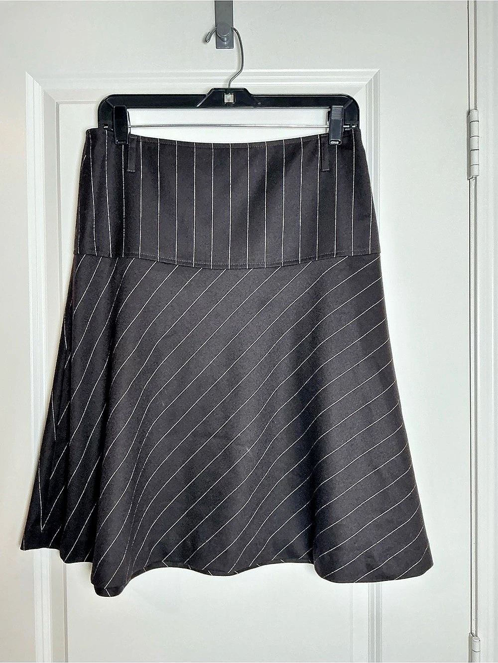 Theory Pinstripe A-Line Skirt in Black Size 6 Like New